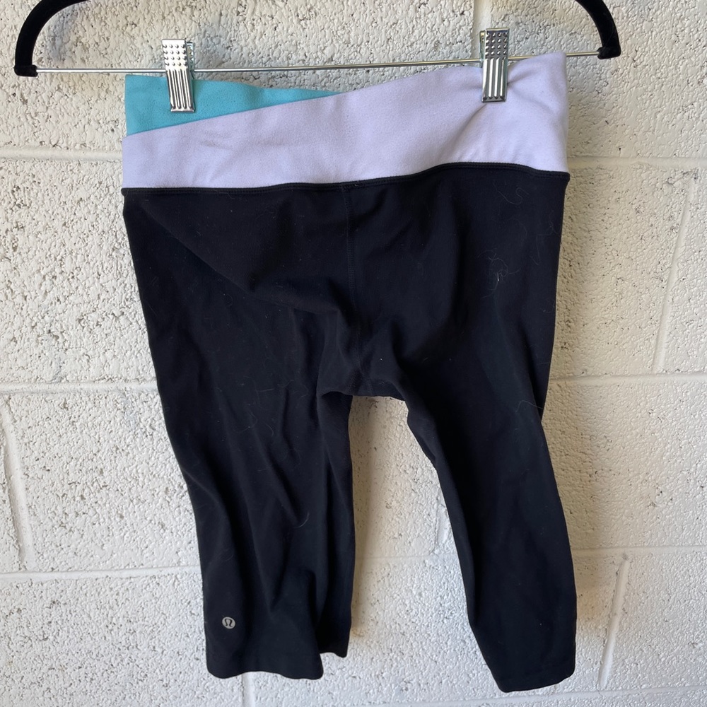 Lululemon capris - Picture 4 of 4
